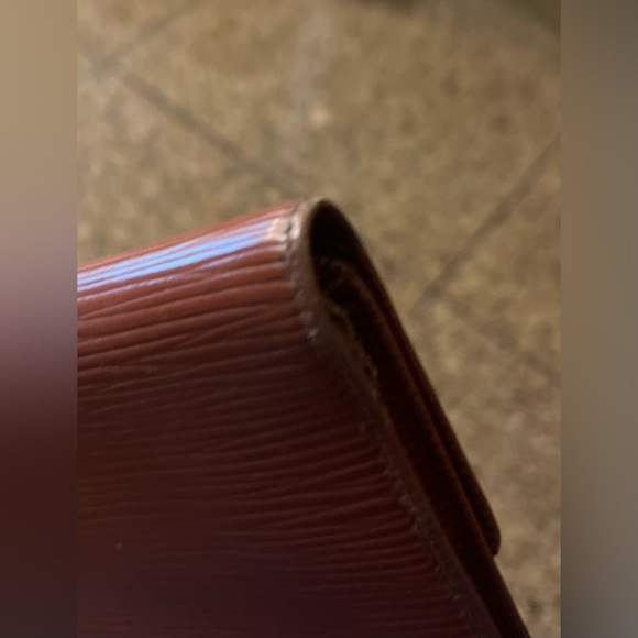 VINTAGE LOUIS VUITTON EPI LONG WALLET - Picture 10 of 13